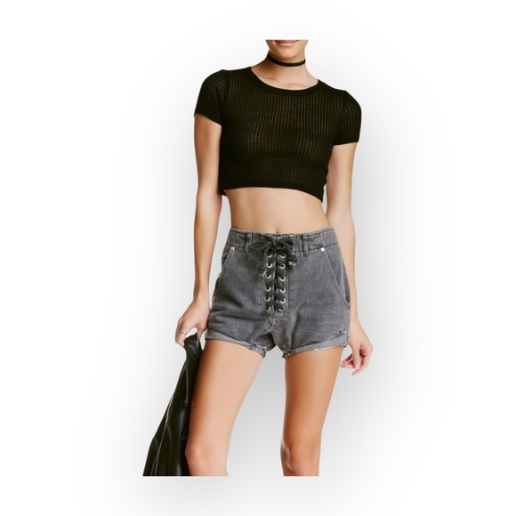 new Kourtney Kardashian’s ⇝ One Teaspoon ⇝ Superfreaks Lace Up Denim Shorts ⇝ 24 - Picture 2 of 16